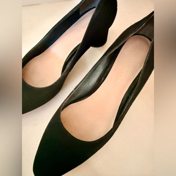 Loeffler Randall Black Heels with unique round heel - Picture 2 of 4